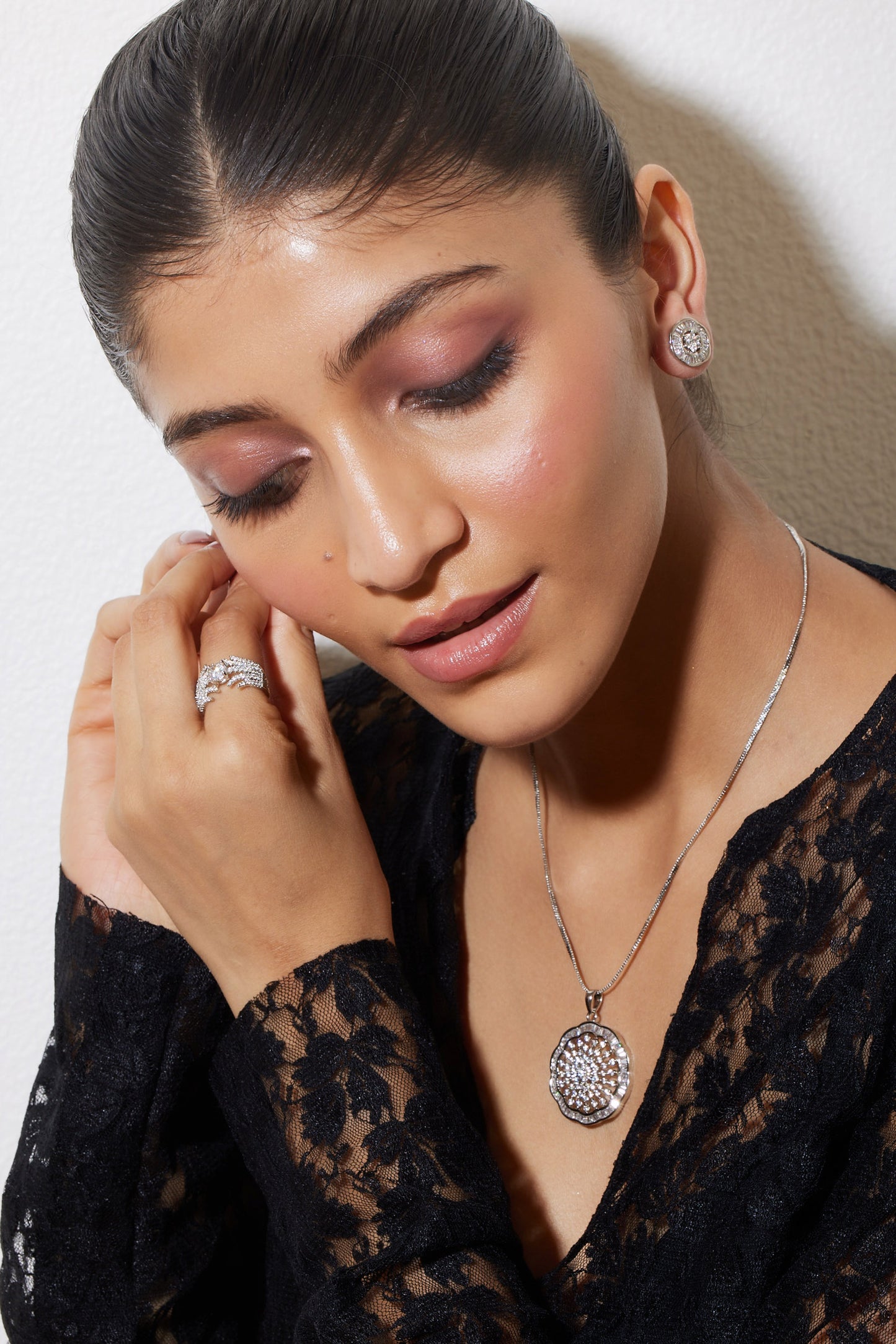 Swanlight Curve Ring