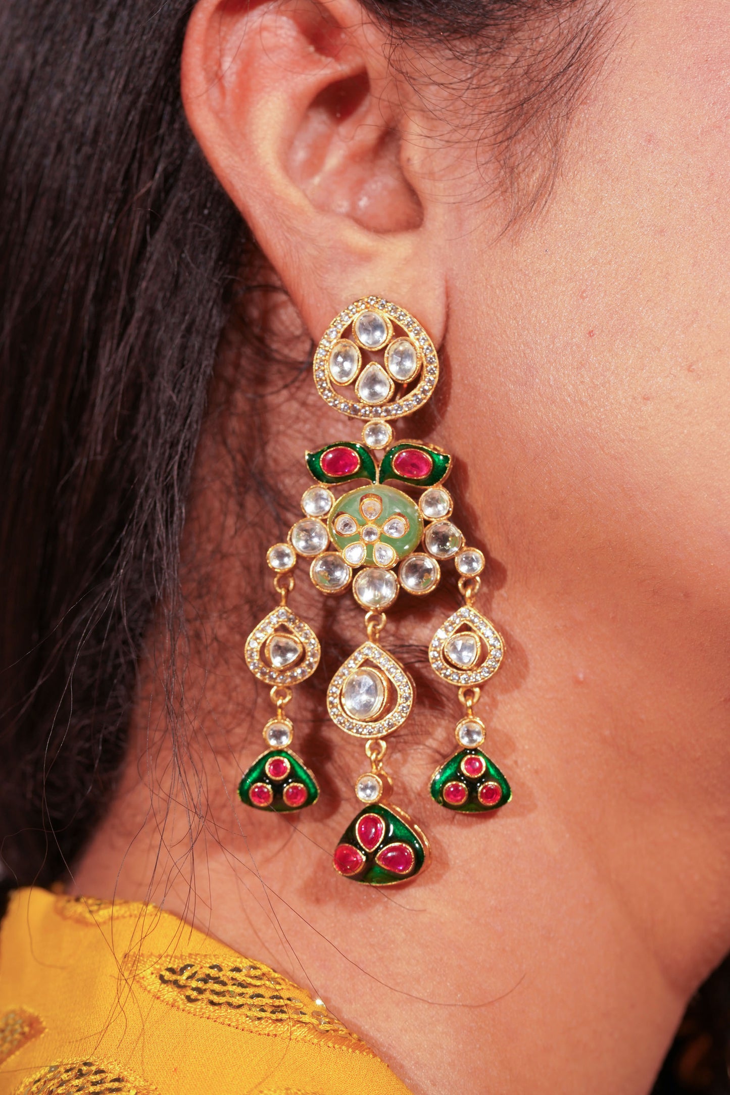 GOLD PLATED EARING WITH POLKI STONE