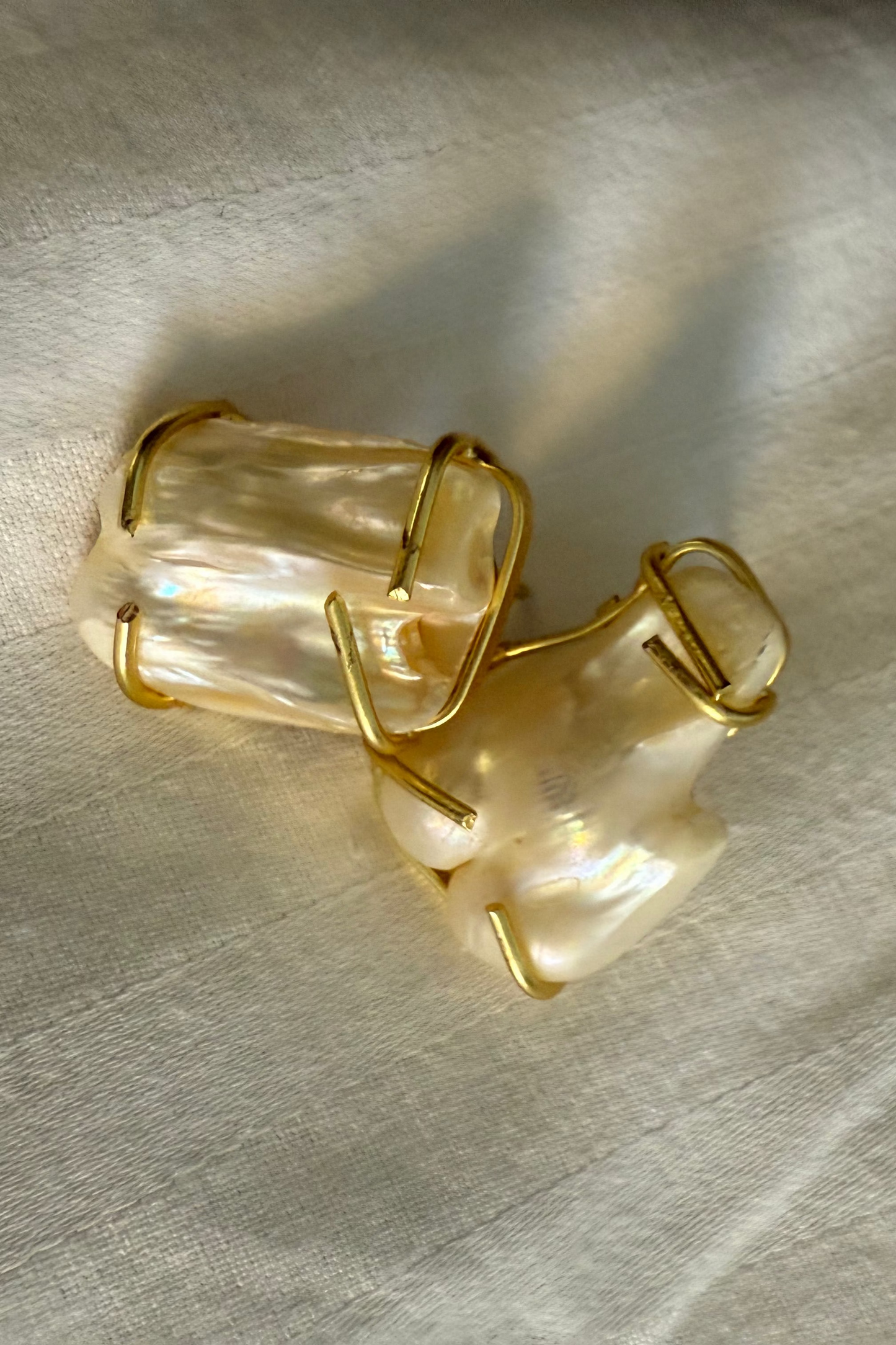 TIDEBOUND PEARL STUDS