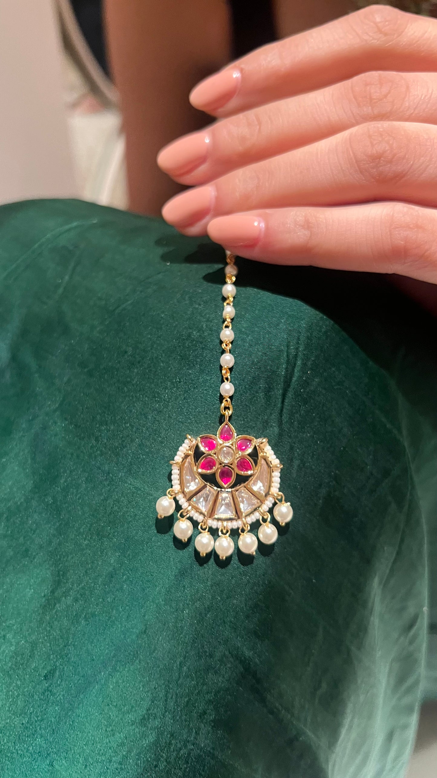 AABHA HALF MOON RED SP STONE JADAU MAANG TIKKA