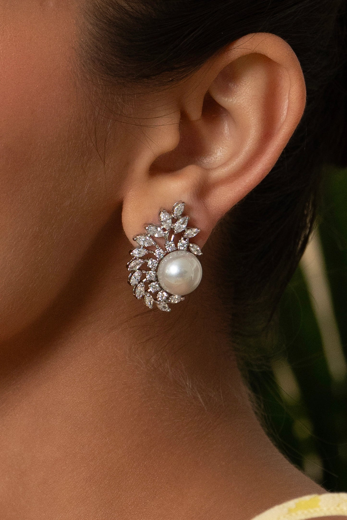 Halo Lumière Pearl Studs