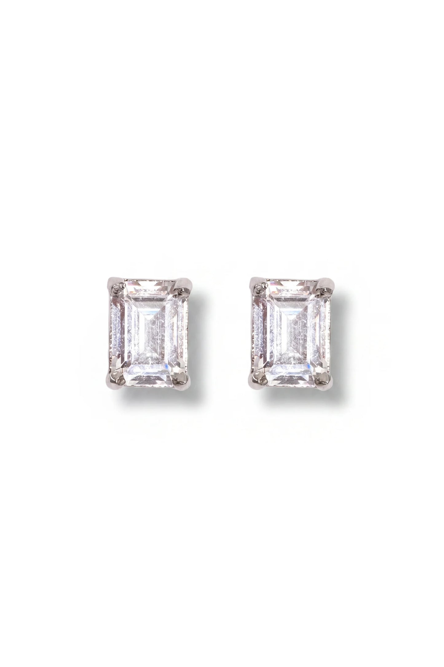 1 AM - Emerald Solitaire Afterglow Cygnet Diamond Studs