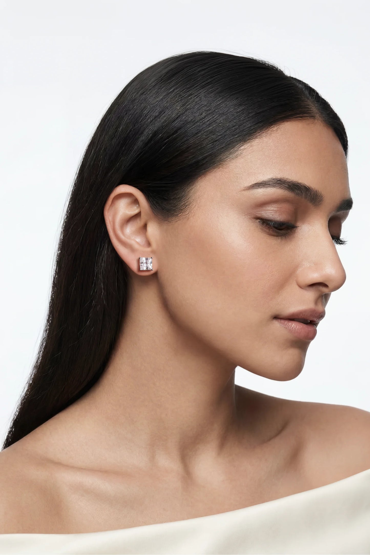 5 AM - Square Solitair Daybreak Cygnet Diamond Studs
