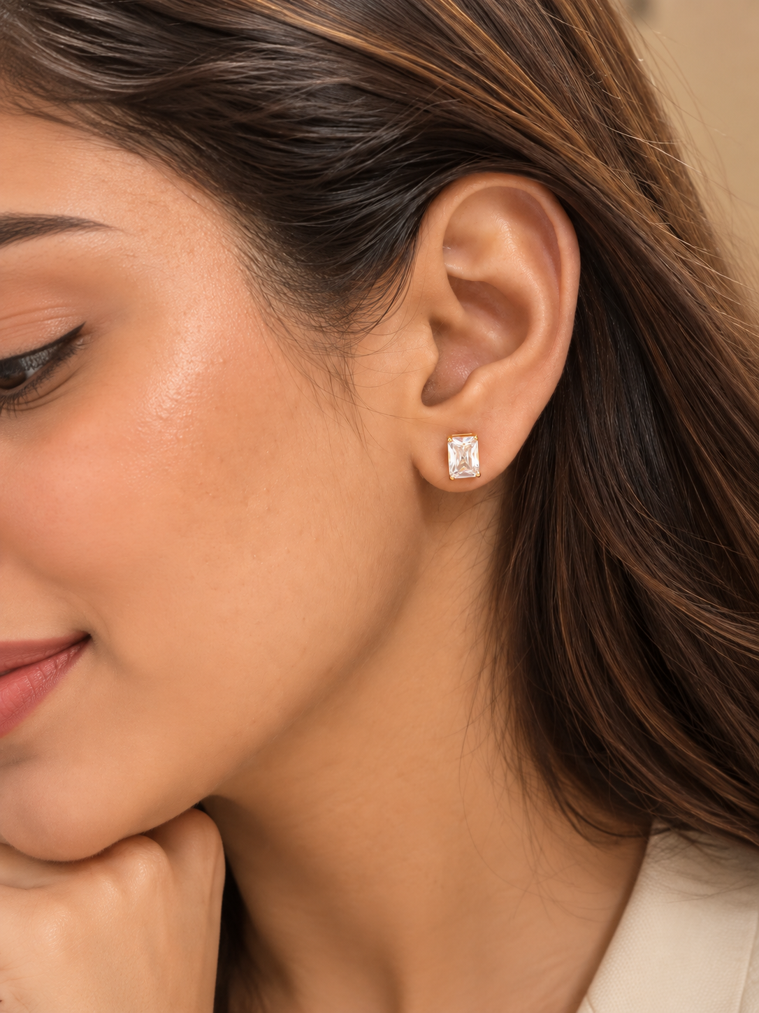 Single Diamond Emerald Solitaire Stud Earrings Gift Box