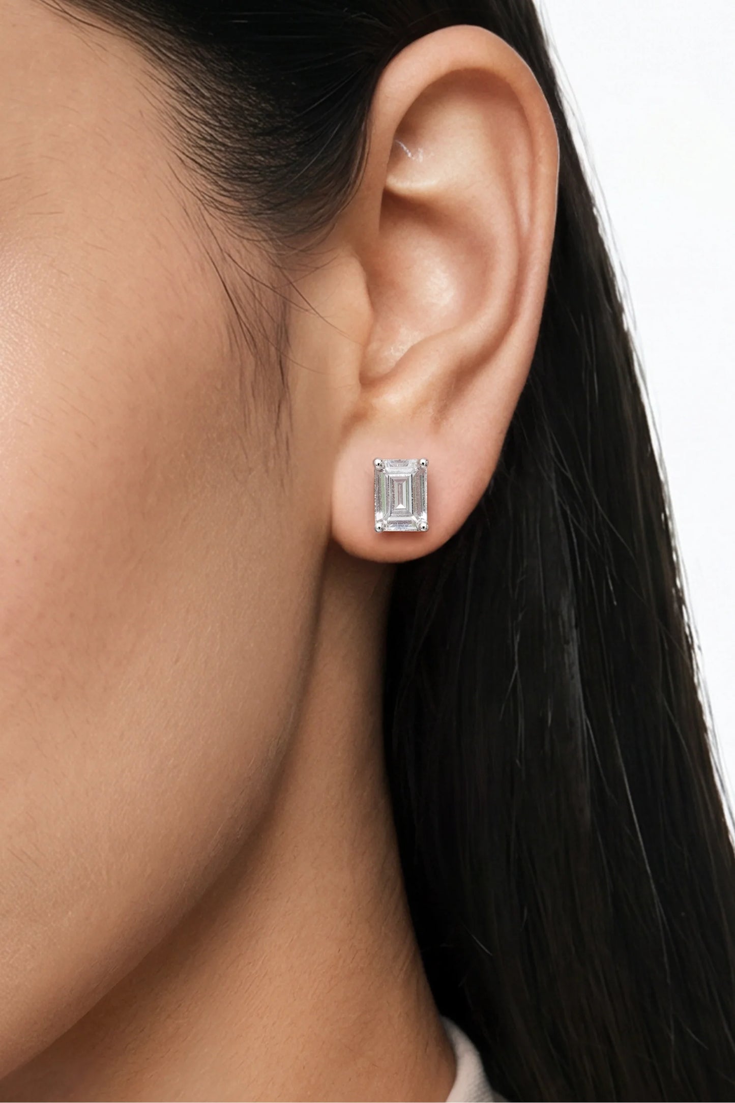 1 AM - Emerald Solitaire Afterglow Cygnet Diamond Studs