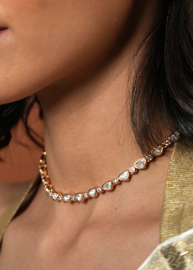 DEVIKA SMALL UNEVEN POLKI SINGLE LINE NECKLACE