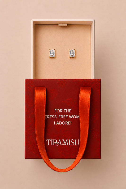 Single Diamond Emerald Solitaire Stud Earrings Gift Box