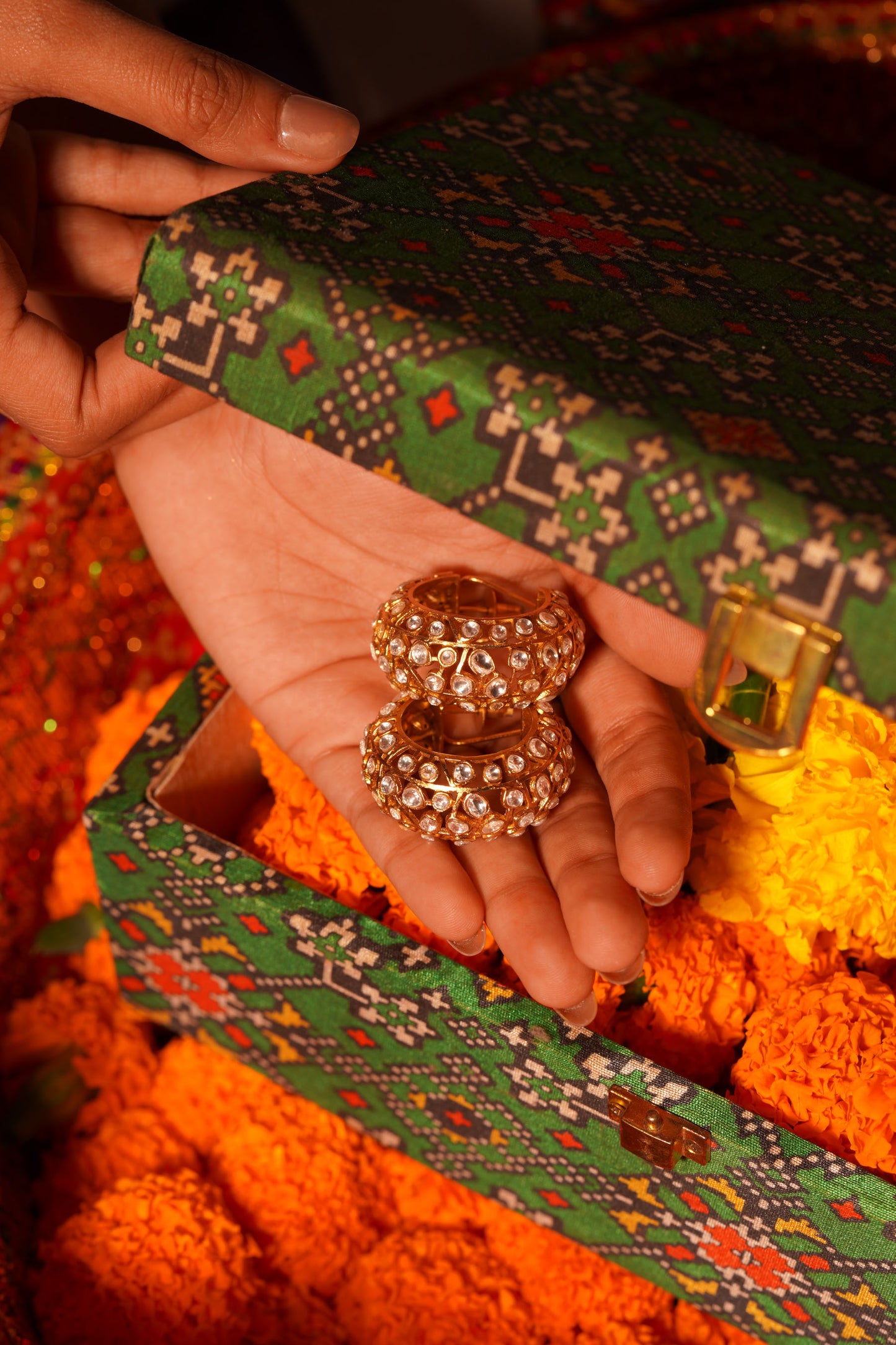 GOLD PLATED EARING WITH POLKI WORK