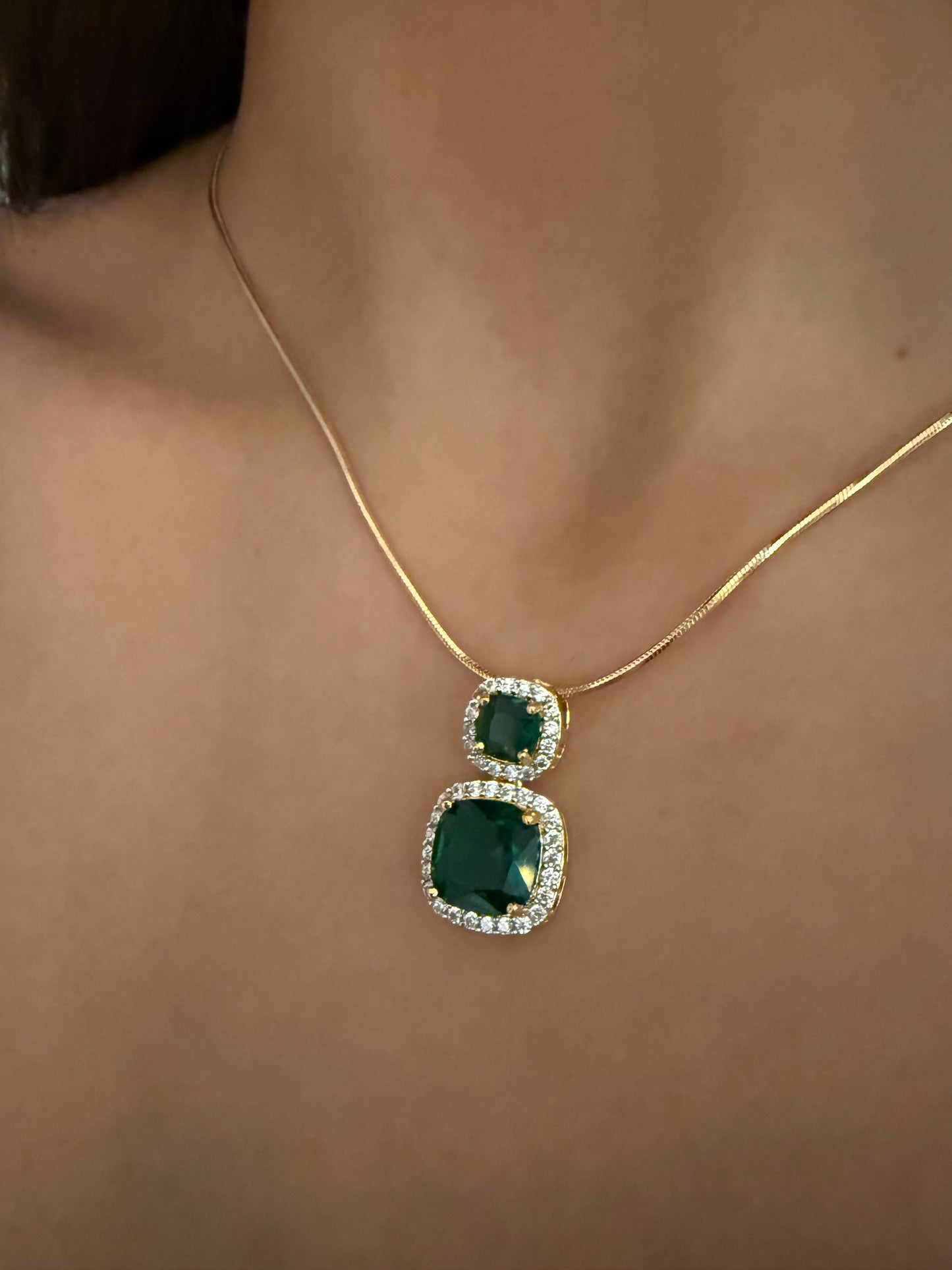 GREEN GLOW  NECKLACE SET