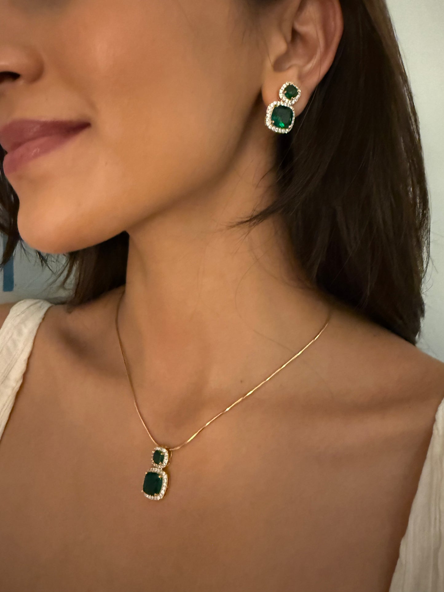 GREEN GLOW  NECKLACE SET