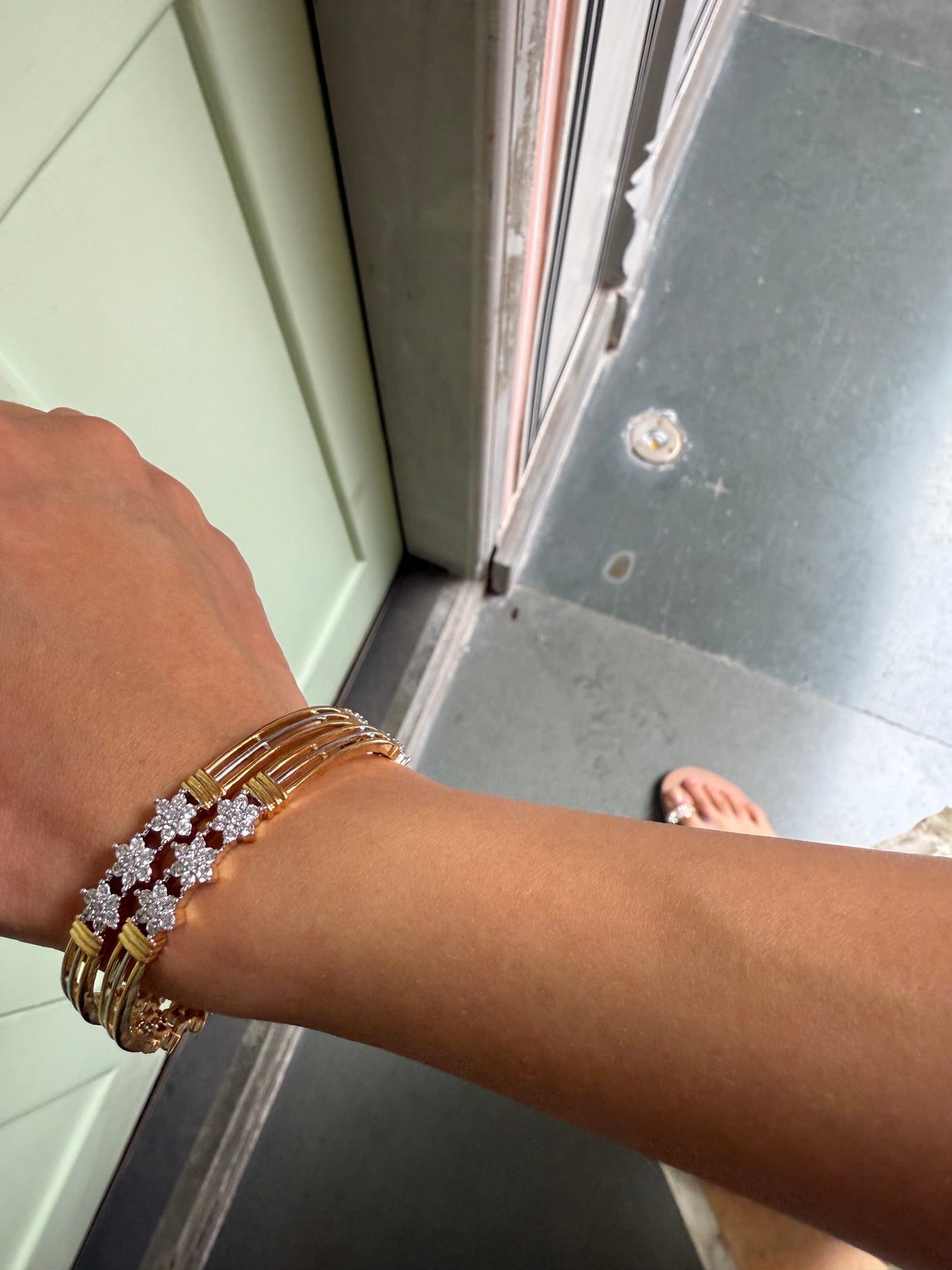 FLORAL STONE CLUSTER BANGLES