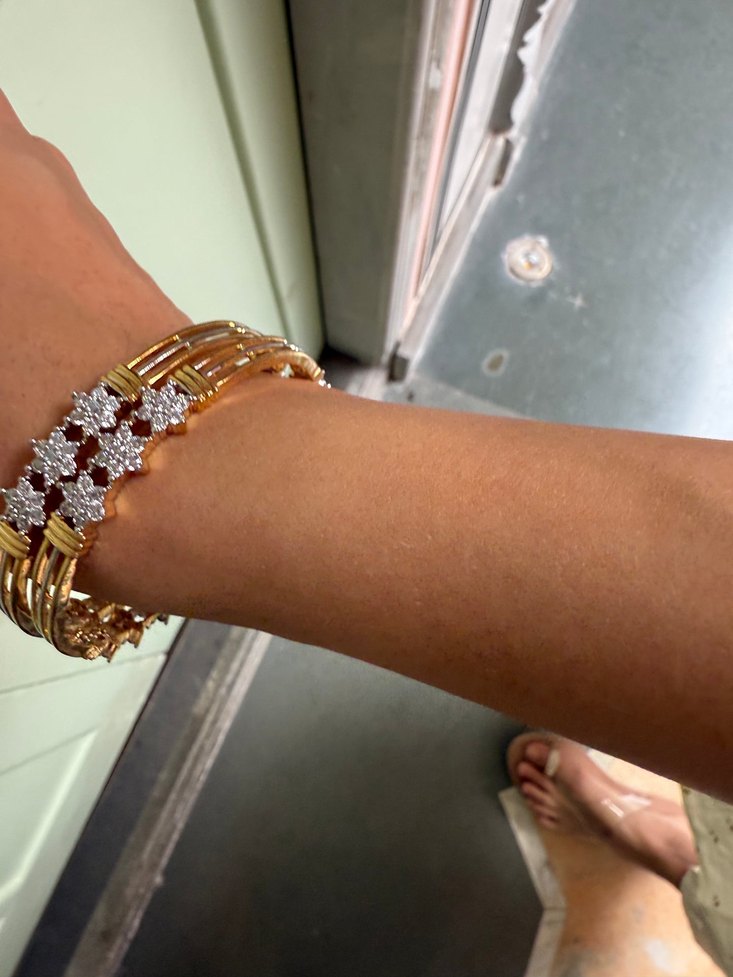 FLORAL STONE CLUSTER BANGLES