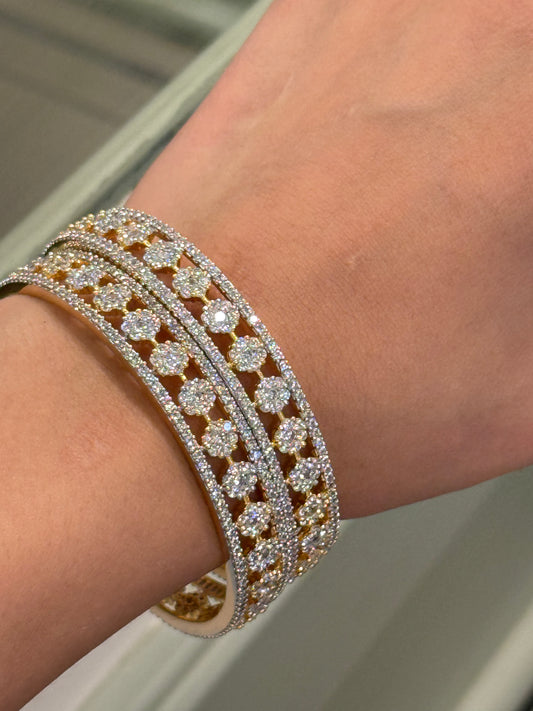 SUNLIGHT FROST BANGLE
