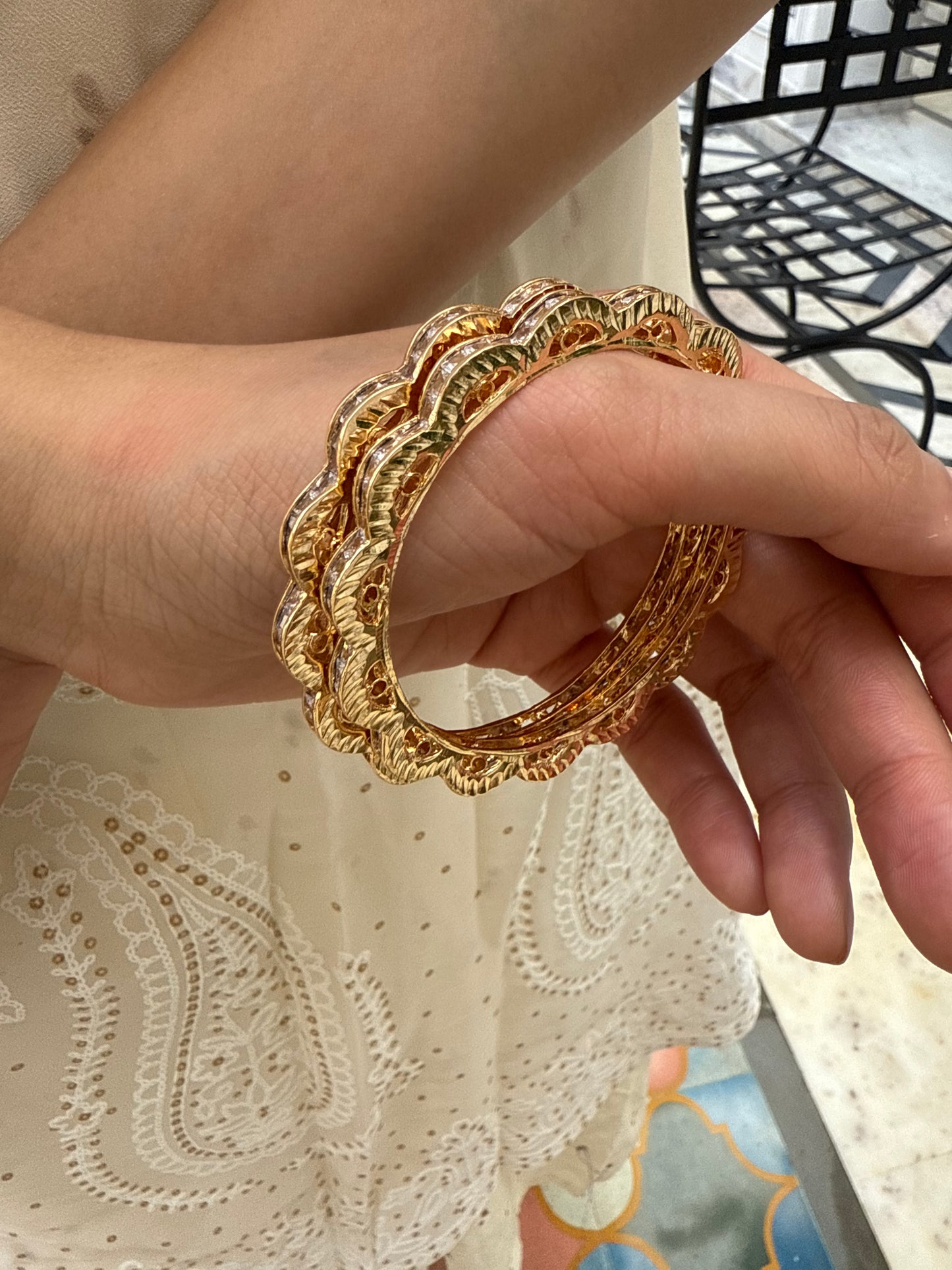 SCALLOPED EDGE BANGLES WITH CRYSTAL DETAILING