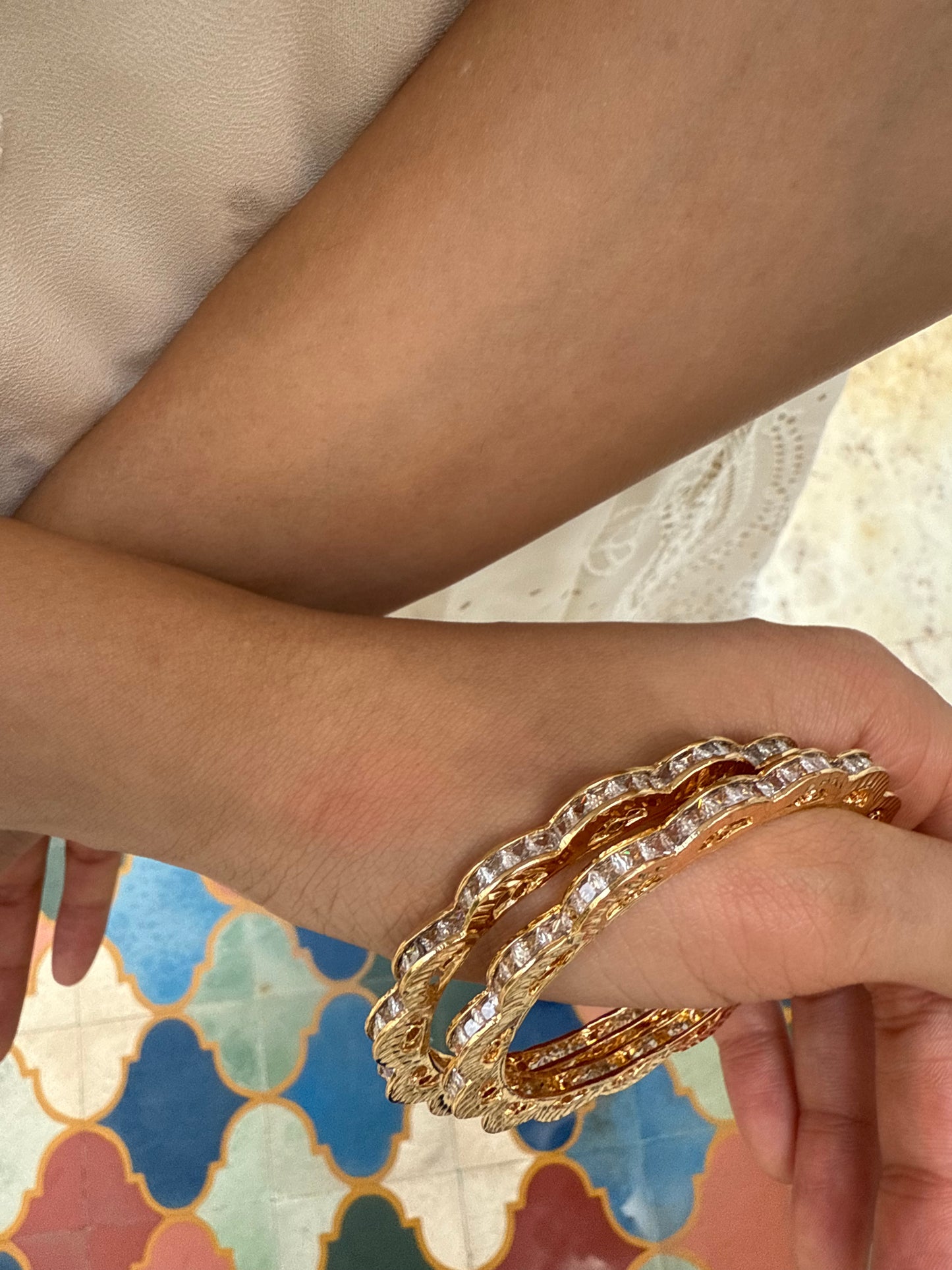 SCALLOPED EDGE BANGLES WITH CRYSTAL DETAILING