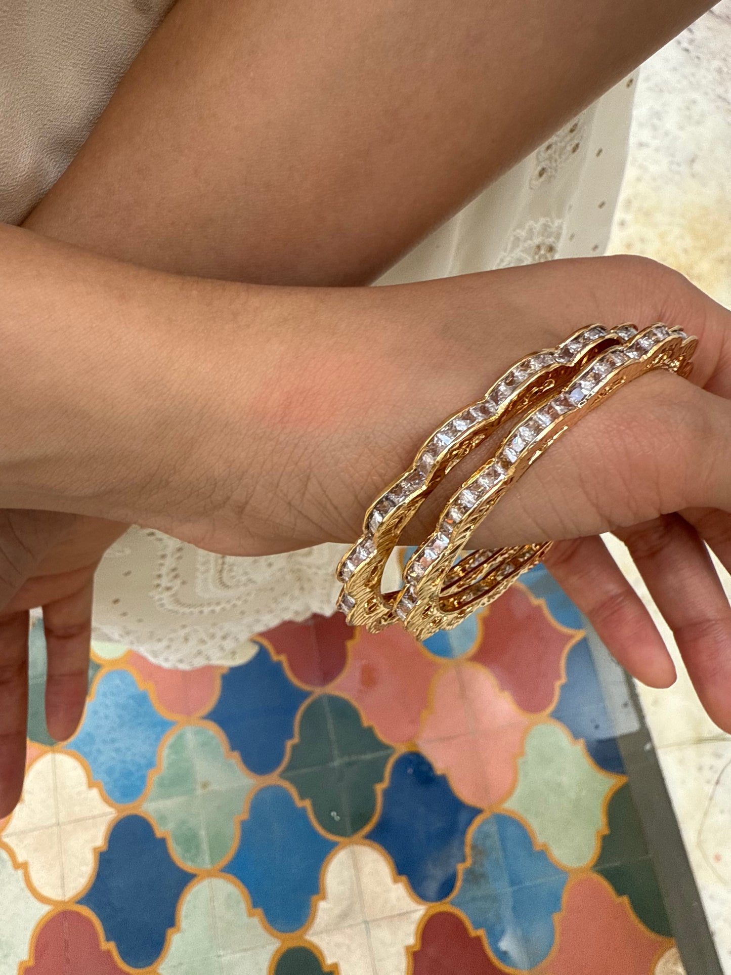 SCALLOPED EDGE BANGLES WITH CRYSTAL DETAILING
