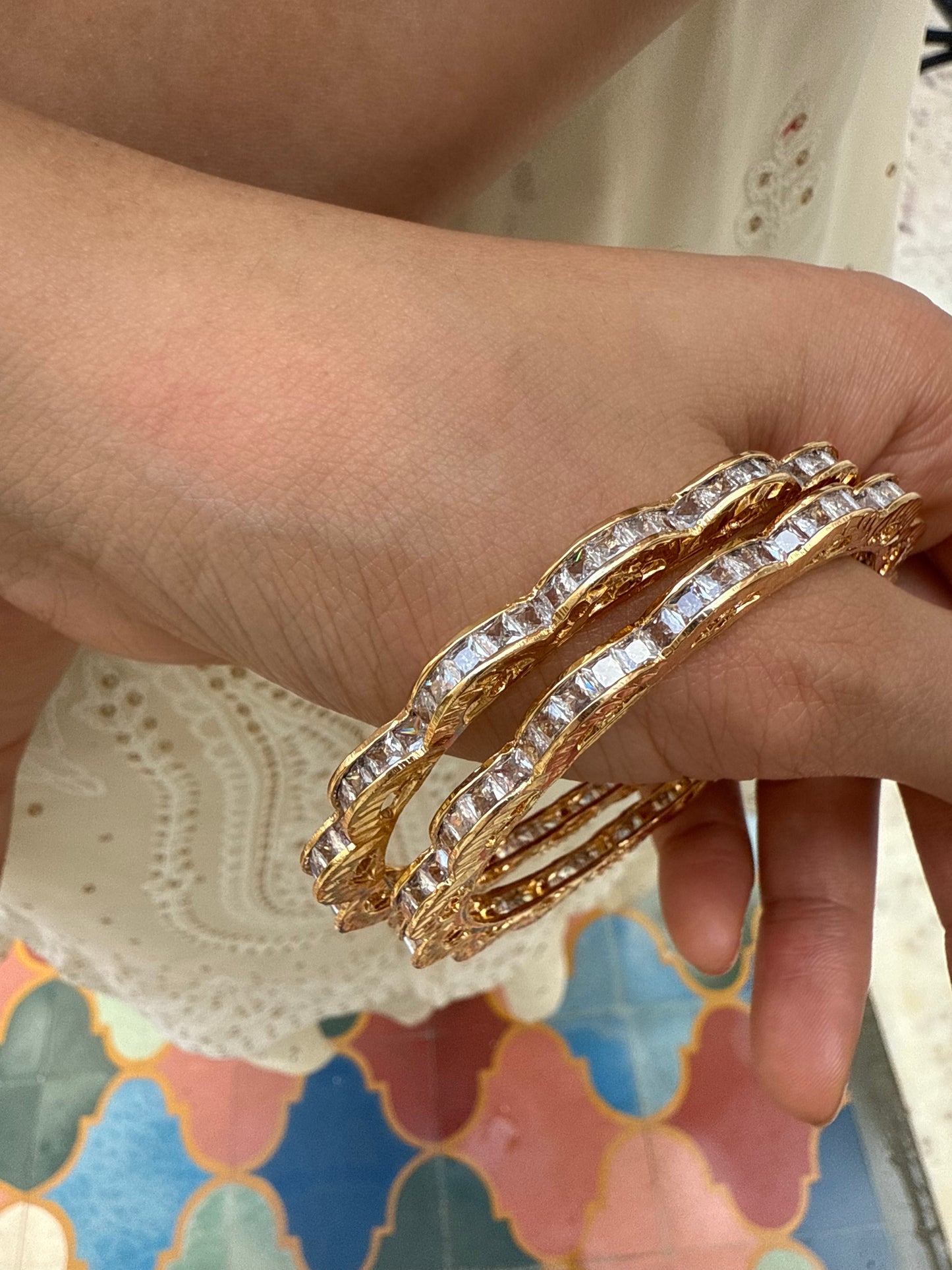 SCALLOPED EDGE BANGLES WITH CRYSTAL DETAILING