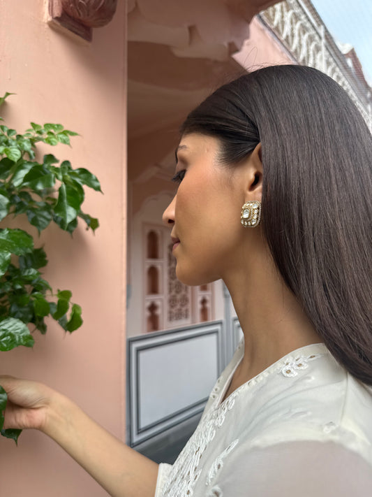 YOVNA SQUARE SP EARRING
