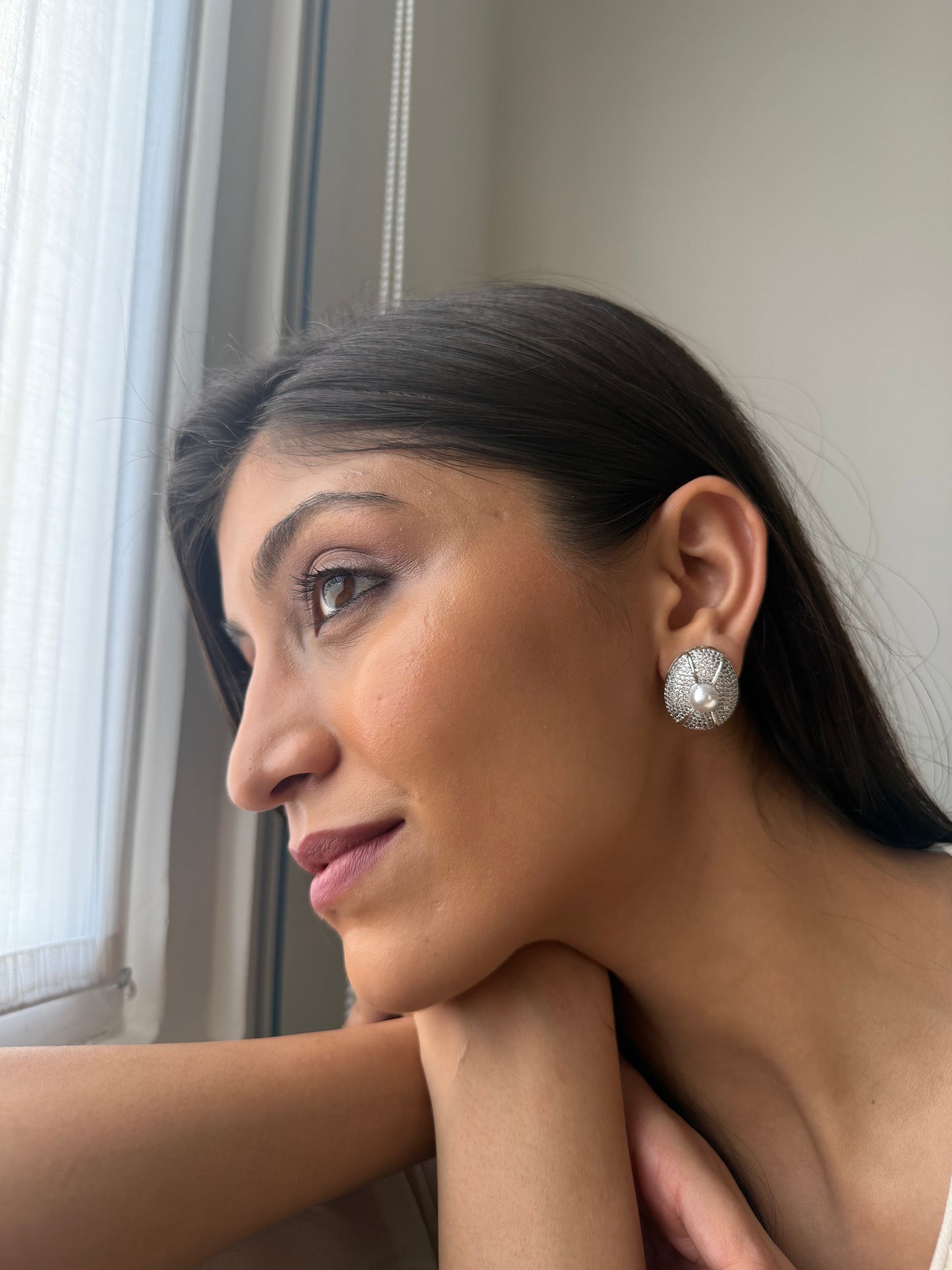 ORNATE PEARL STUDS EARRINGS