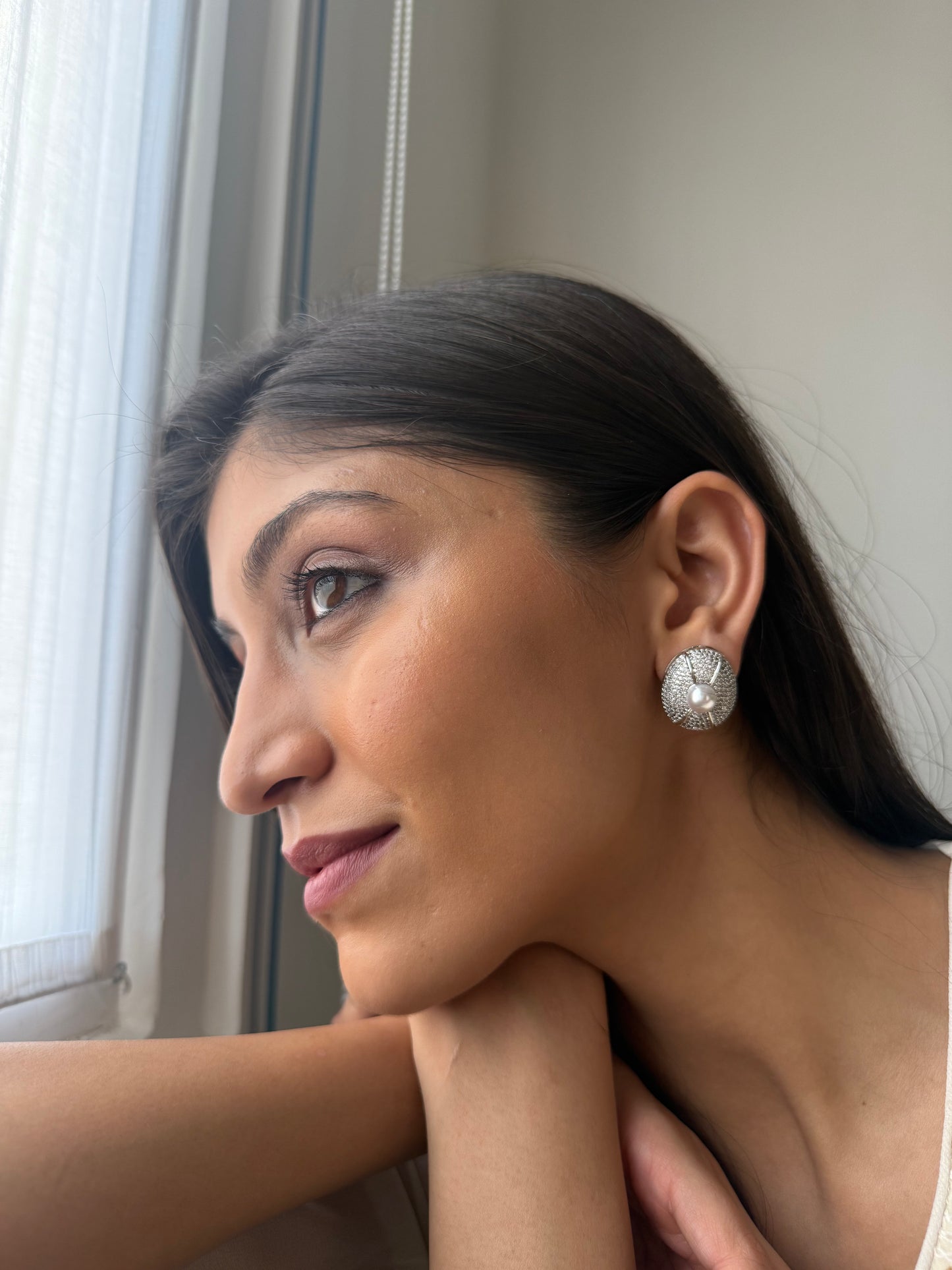 ORNATE PEARL STUDS EARRINGS