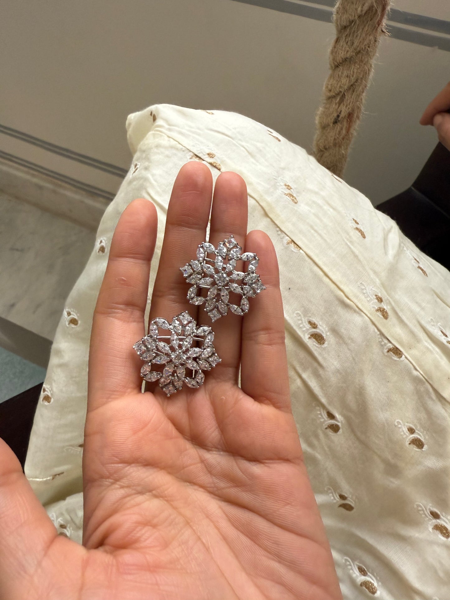 SPARKLING PETAL CLUSTER EARRINGS