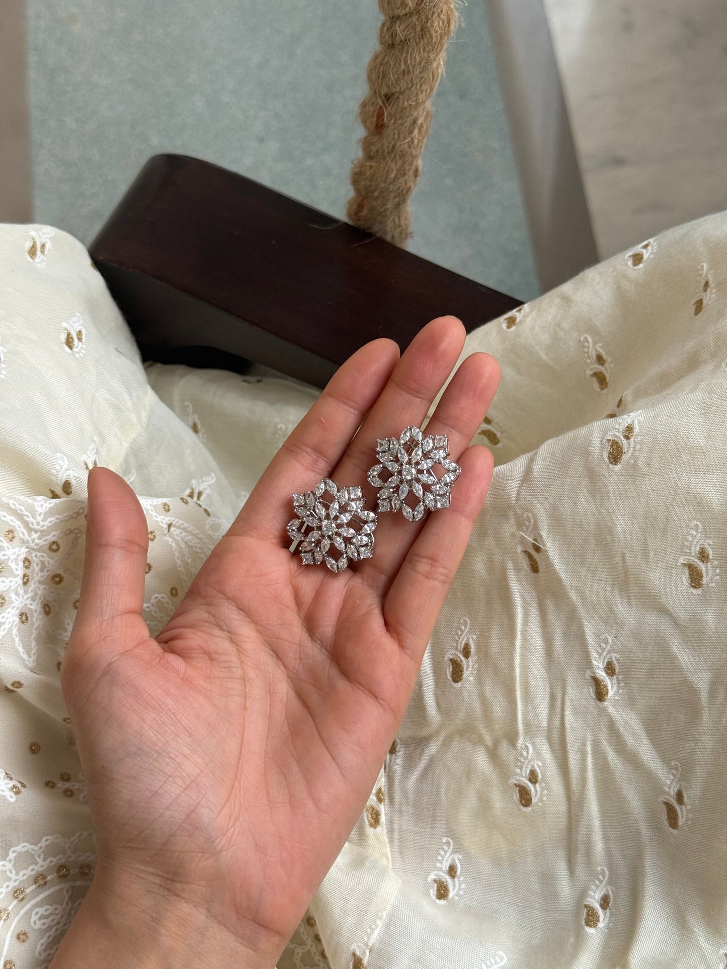 SPARKLING PETAL CLUSTER EARRINGS