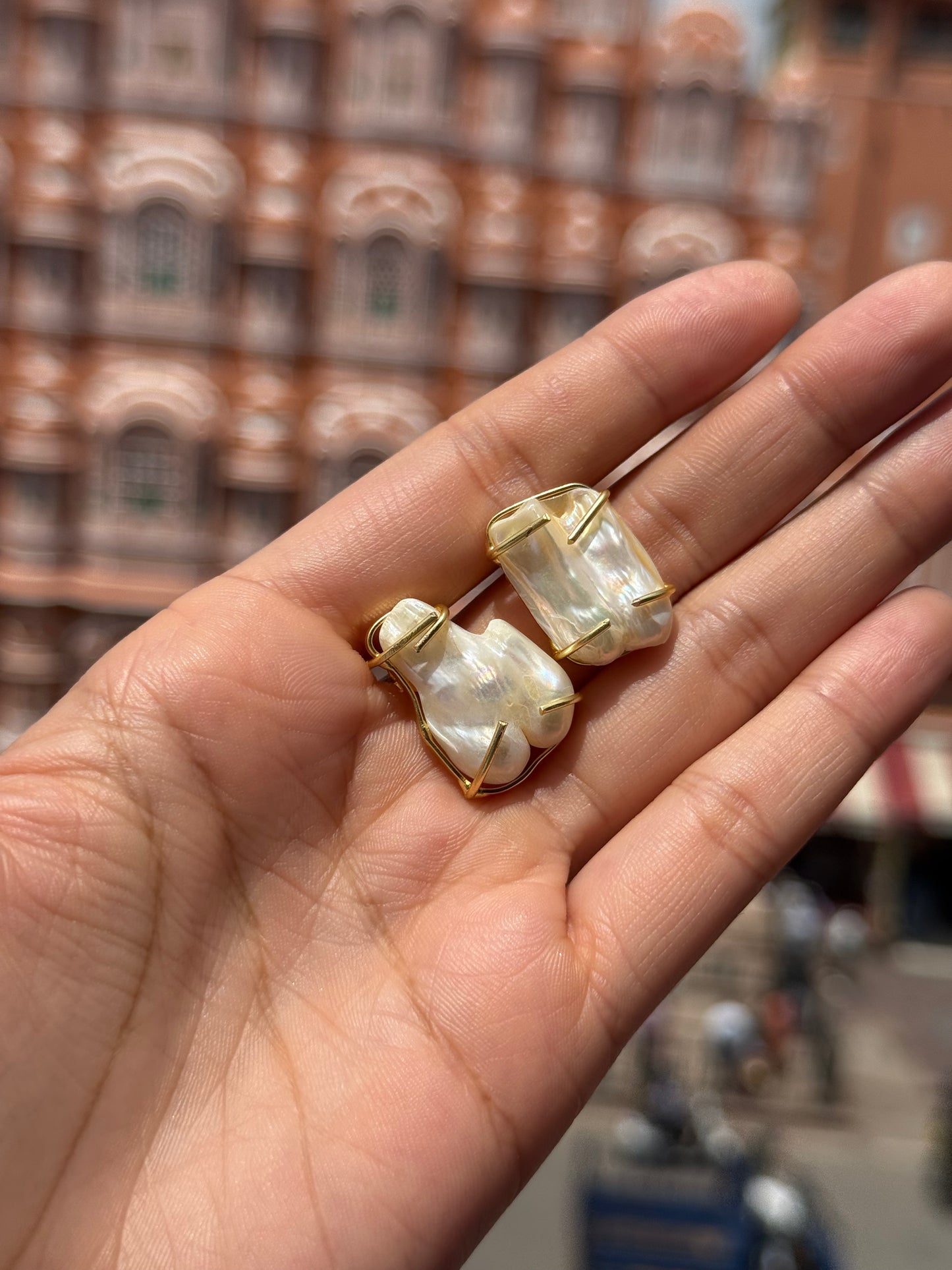 TIDEBOUND PEARL STUDS