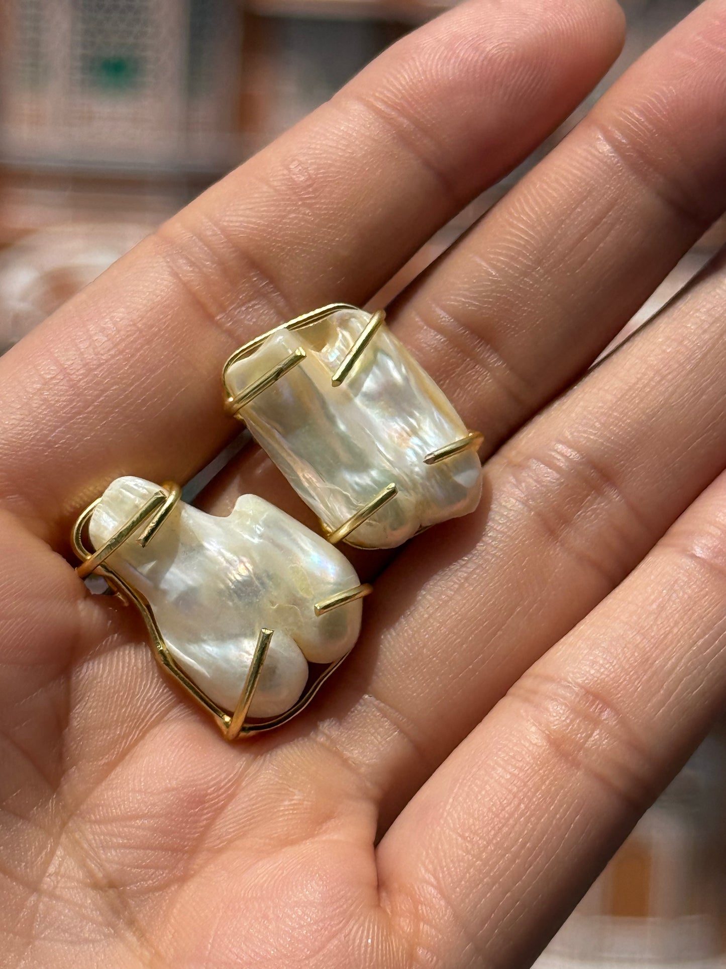 TIDEBOUND PEARL STUDS