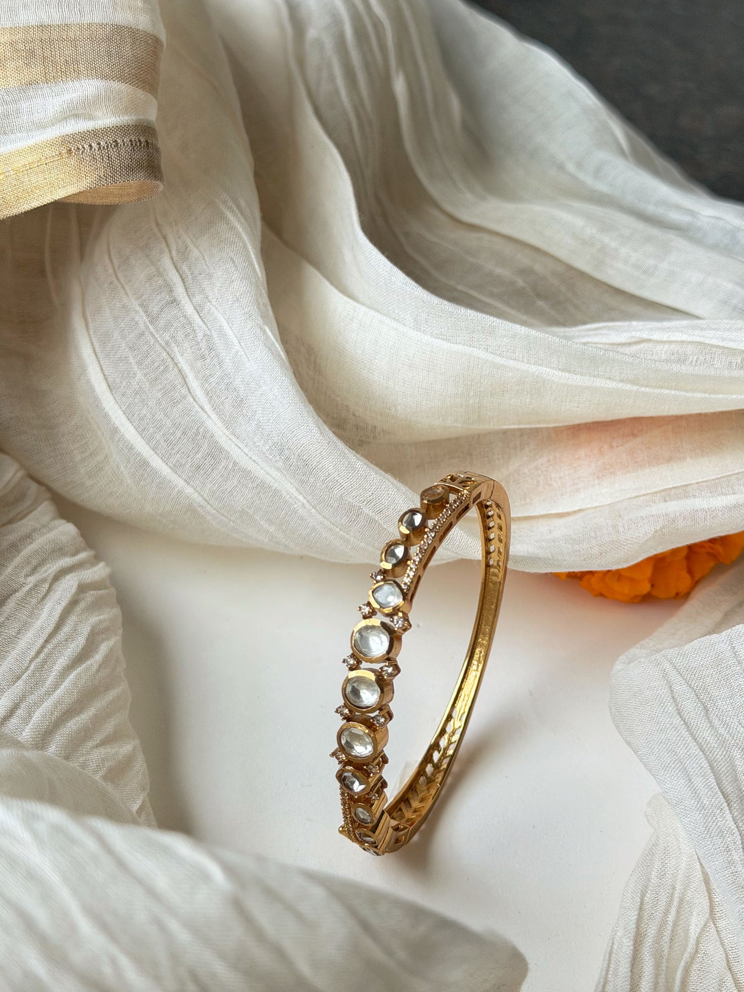 IDHAYA OVAL SP POLKI BRACELET