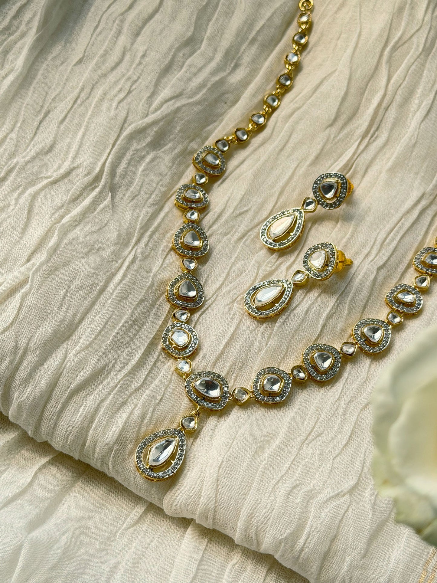 VIDYA TERADROP STATEMENT NECKLACE SET