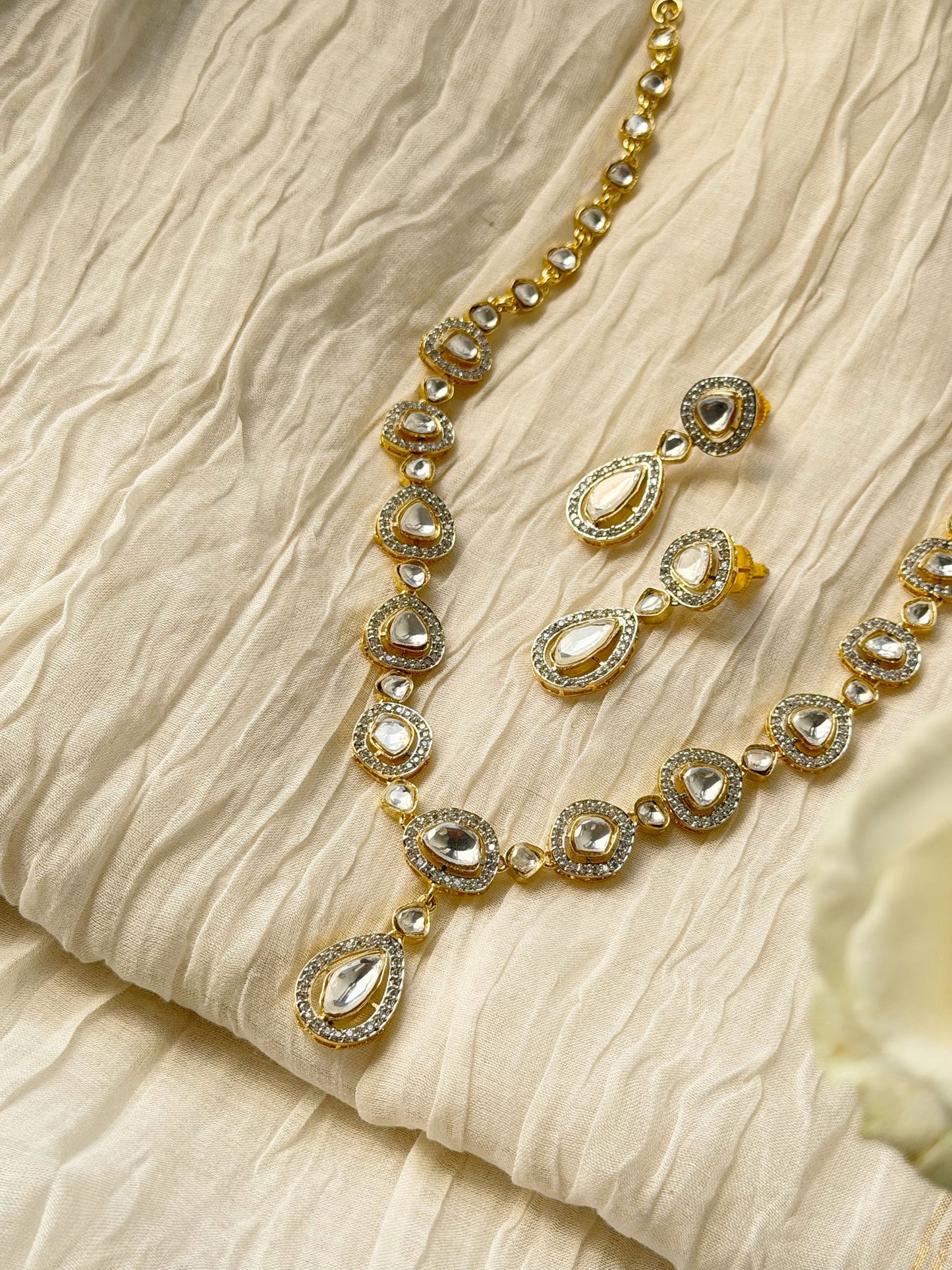 VIDYA TERADROP STATEMENT NECKLACE SET