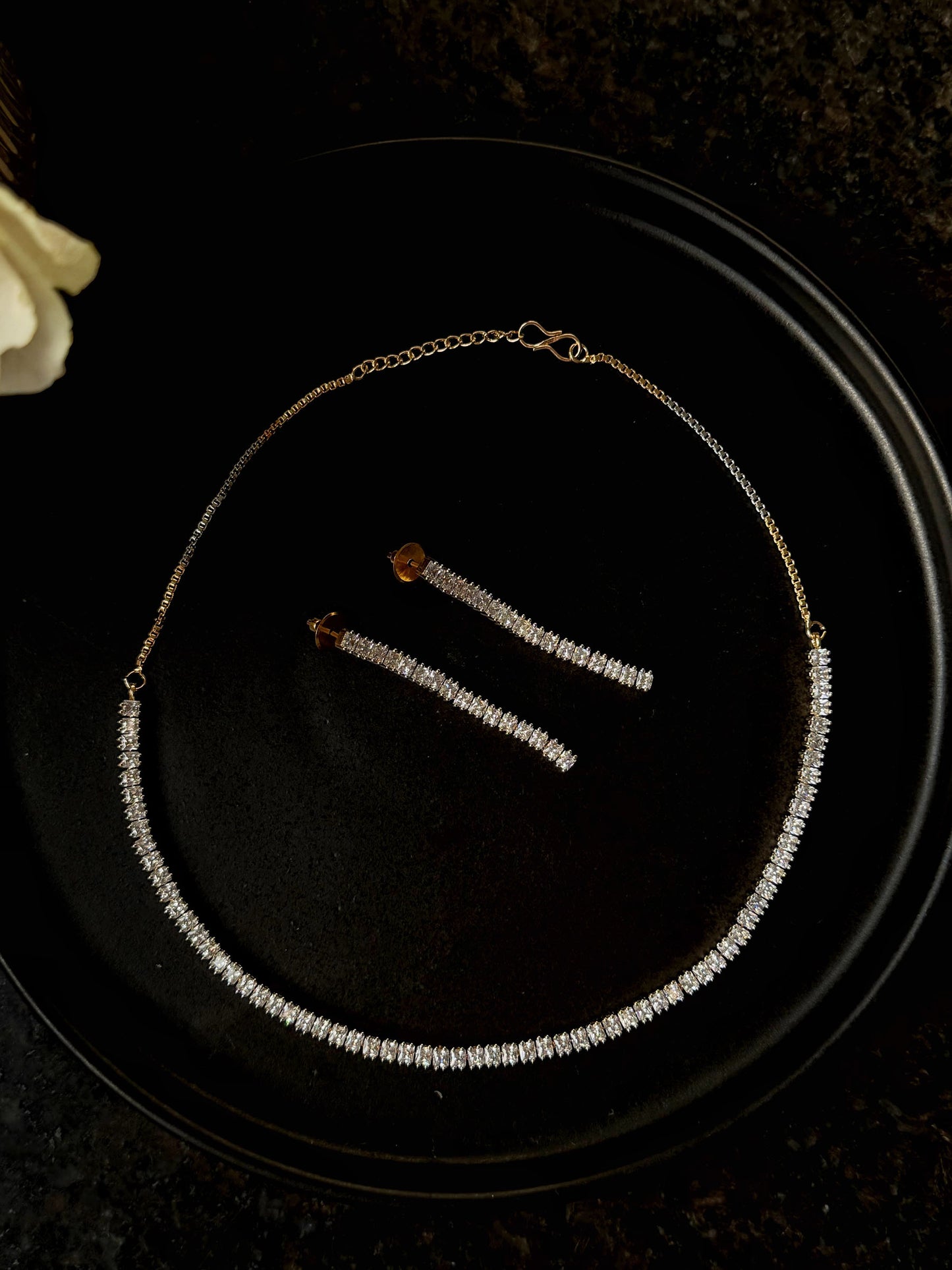 ZIRCON STREAM MUSE NECKLACE SET