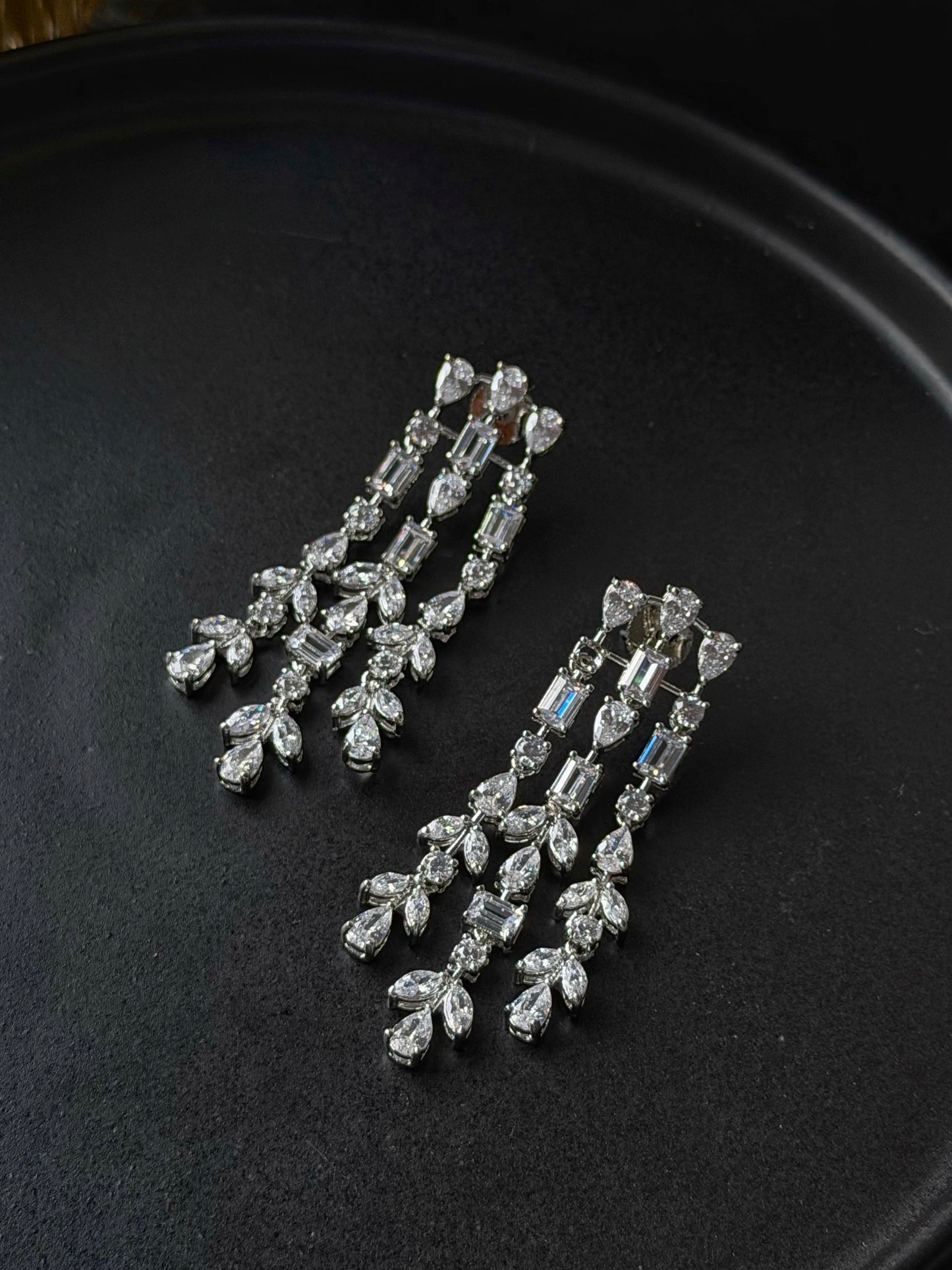 Frosted Leaffall Earrings