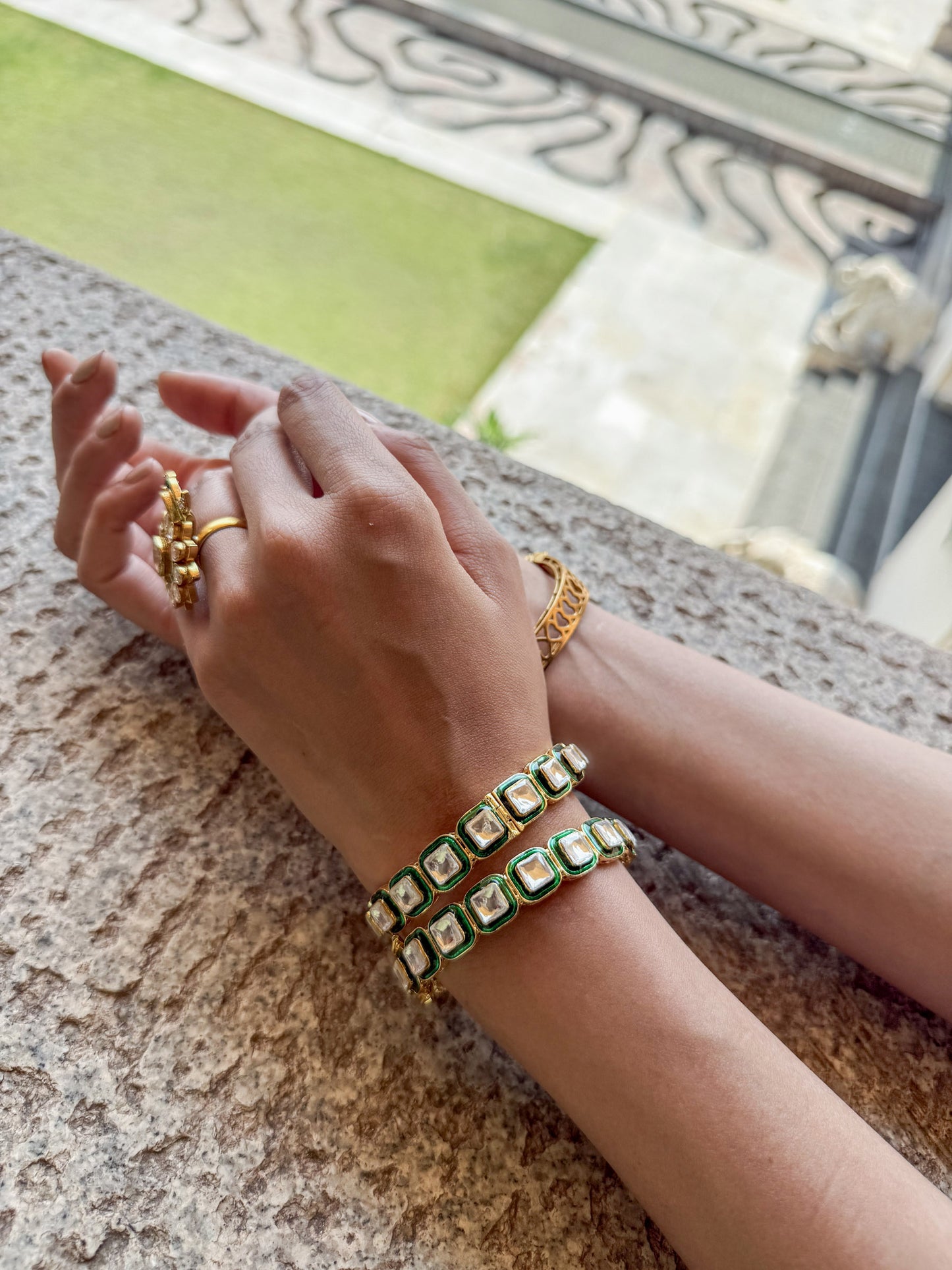Hethvi Emerald Kundan SP Bangles