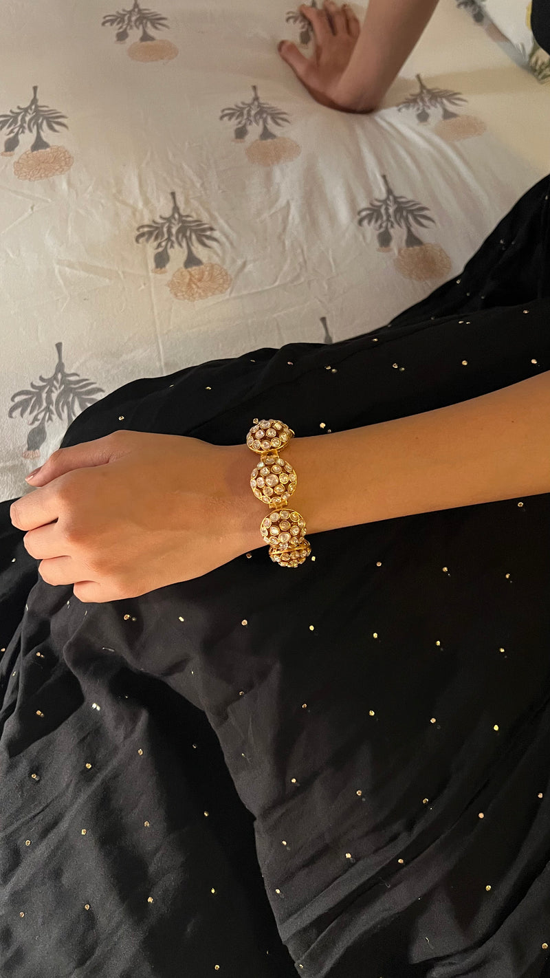 jadau kundan big braclet