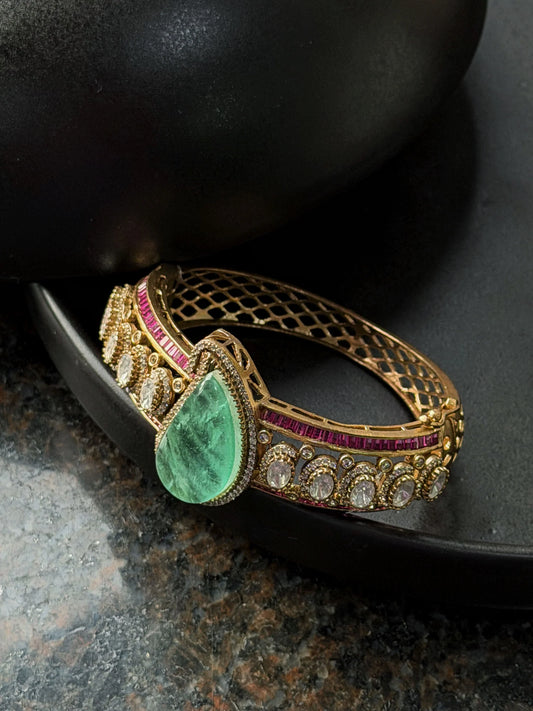 Jagravi Emerald Teardrop Sp Polki Bracelet