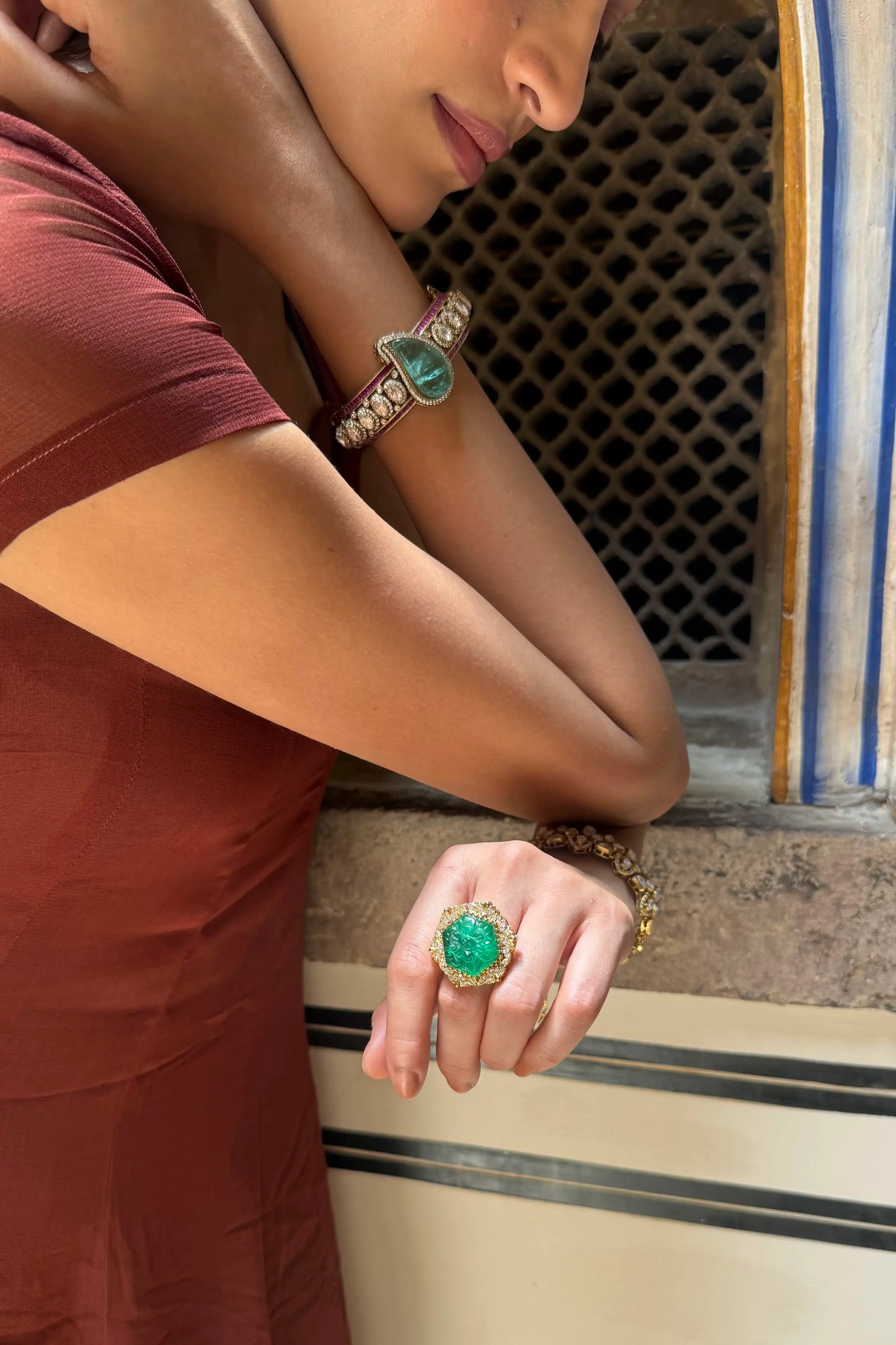 Jagravi Emerald Teardrop Semi-Precious Polki Bracelet