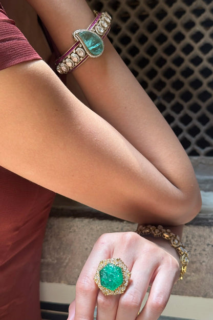 Jagravi Emerald Teardrop Semi-Precious Polki Bracelet