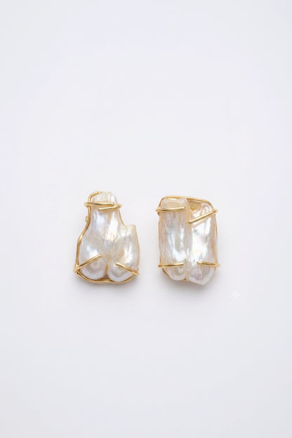 Tidebound Pearl Studs