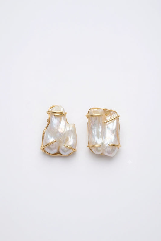 Tidebound Pearl Studs