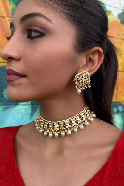 Ria Moti Kundan Pearl Choker Set with Jhumkas