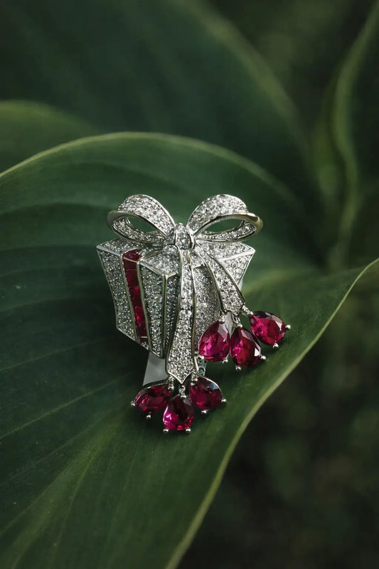 The Love Knot Sindoori Brooch