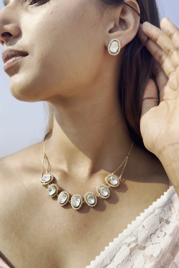 AVANI OVAL SHAPED SEMI PRECIOUS STONE AND POLKI NECKLACE