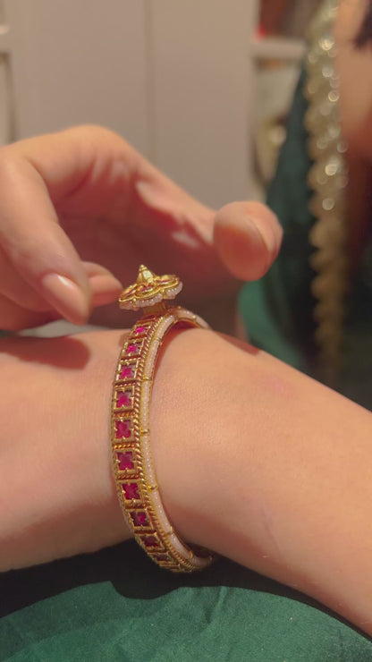 Rishika Flower Petal Jadau Faux Polki Bangle